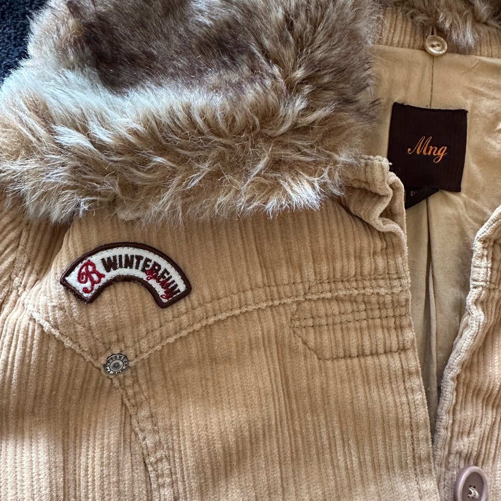 Mango - Picture 3 of 9